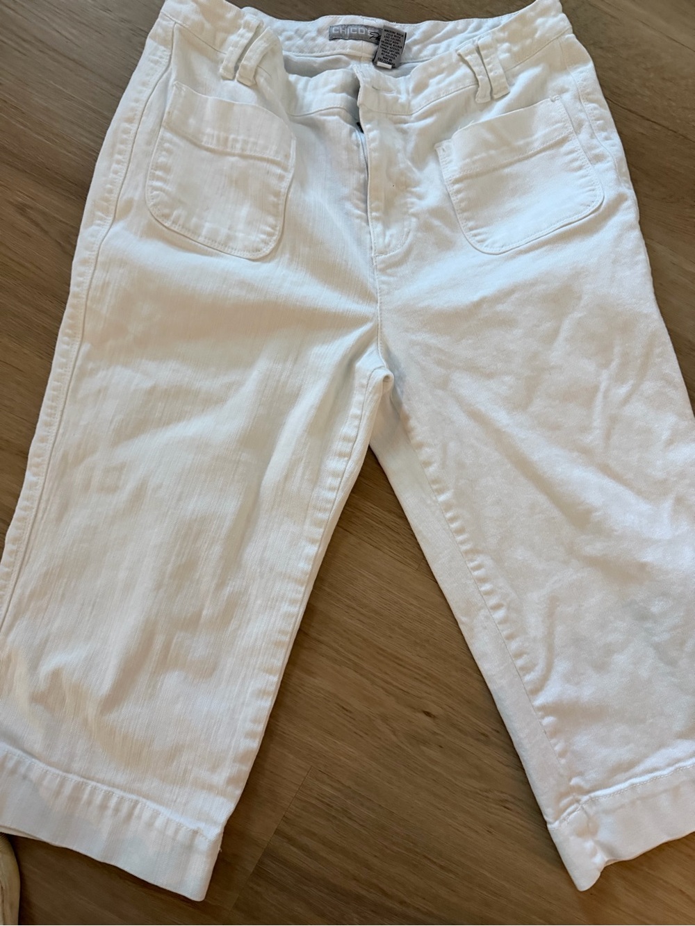 Chico’s Platinum White Stretch Pants Jeans Size 1.5 Patch Pockets. size 10-12